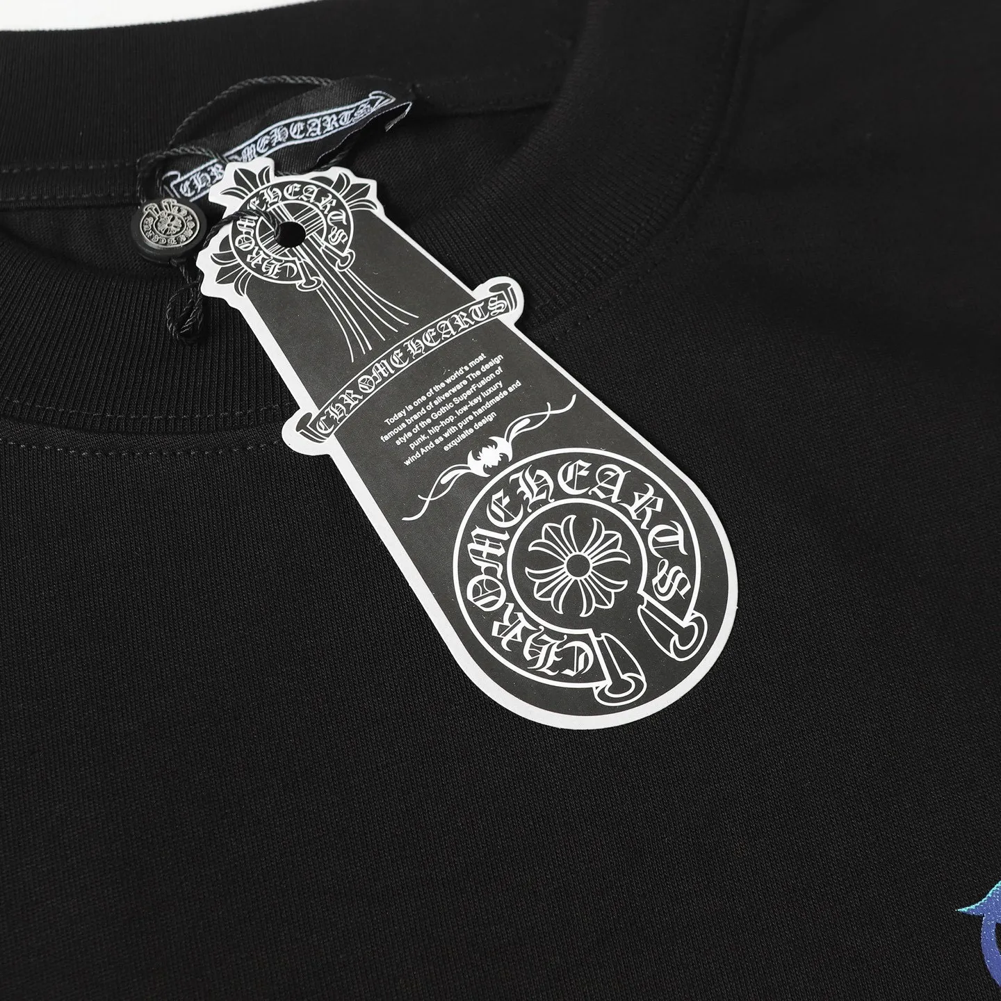 🅿️170 Chrome hearte/Chrome heart ch 25ss early spring Sanskrit horseshoe print short-sleeved T-shirt. A must-have item for daily commuting for men and women in light luxury. The correct version is welcome to compare. Detailed features: ·280g 100% cotton double yarn jersey fabric. ·Custom-dyed in the same cylinder, special thickened 32 pieces double-strand 1x1 thread. ·Double-needle cross-stitch technology. ·Original main mark washed tag. Color: black white. Size: XS-L